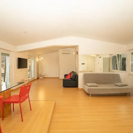 Loft Sul Lago Con Wifi Ac Park דירה *